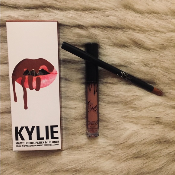 KYLIE LIP KIT - Picture 2 of 2